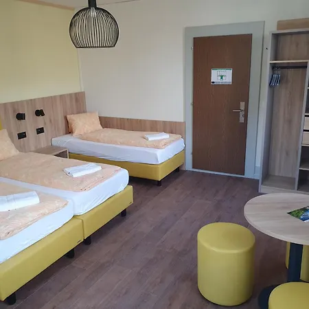 Budget Waldhotel - Shared Bathrooms Hostel *