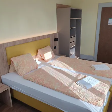 Budget Waldhotel Unspunnen Hostel *