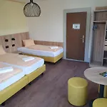 Budget Waldhotel Unspunnen Ostello *
