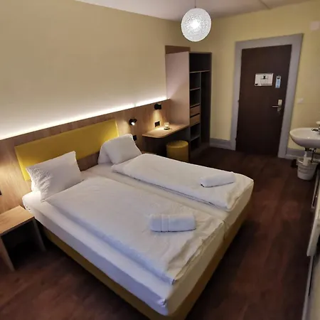 Budget Waldhotel Unspunnen אכסניה *